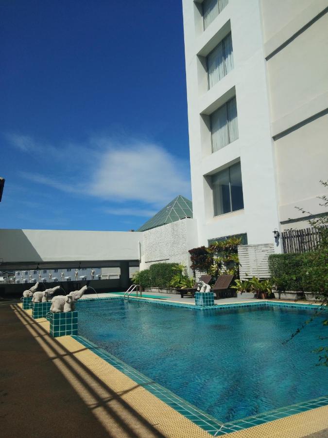 The City Hotel Sriracha By Bbh Japan Si Racha Eksteriør bilde