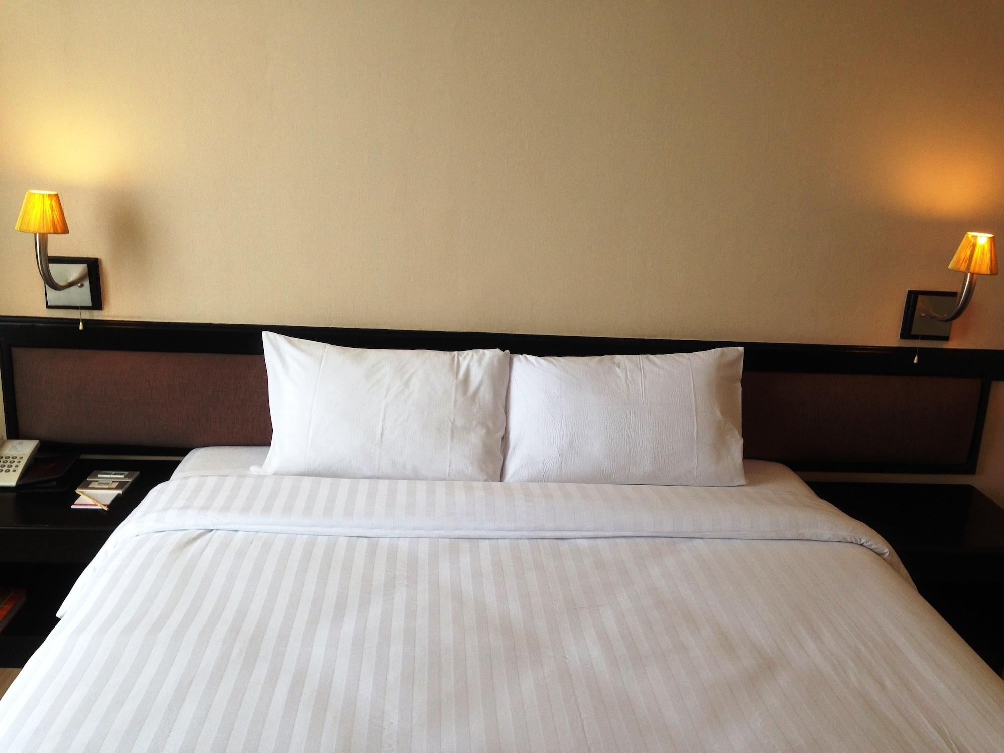 The City Hotel Sriracha By Bbh Japan Si Racha Eksteriør bilde