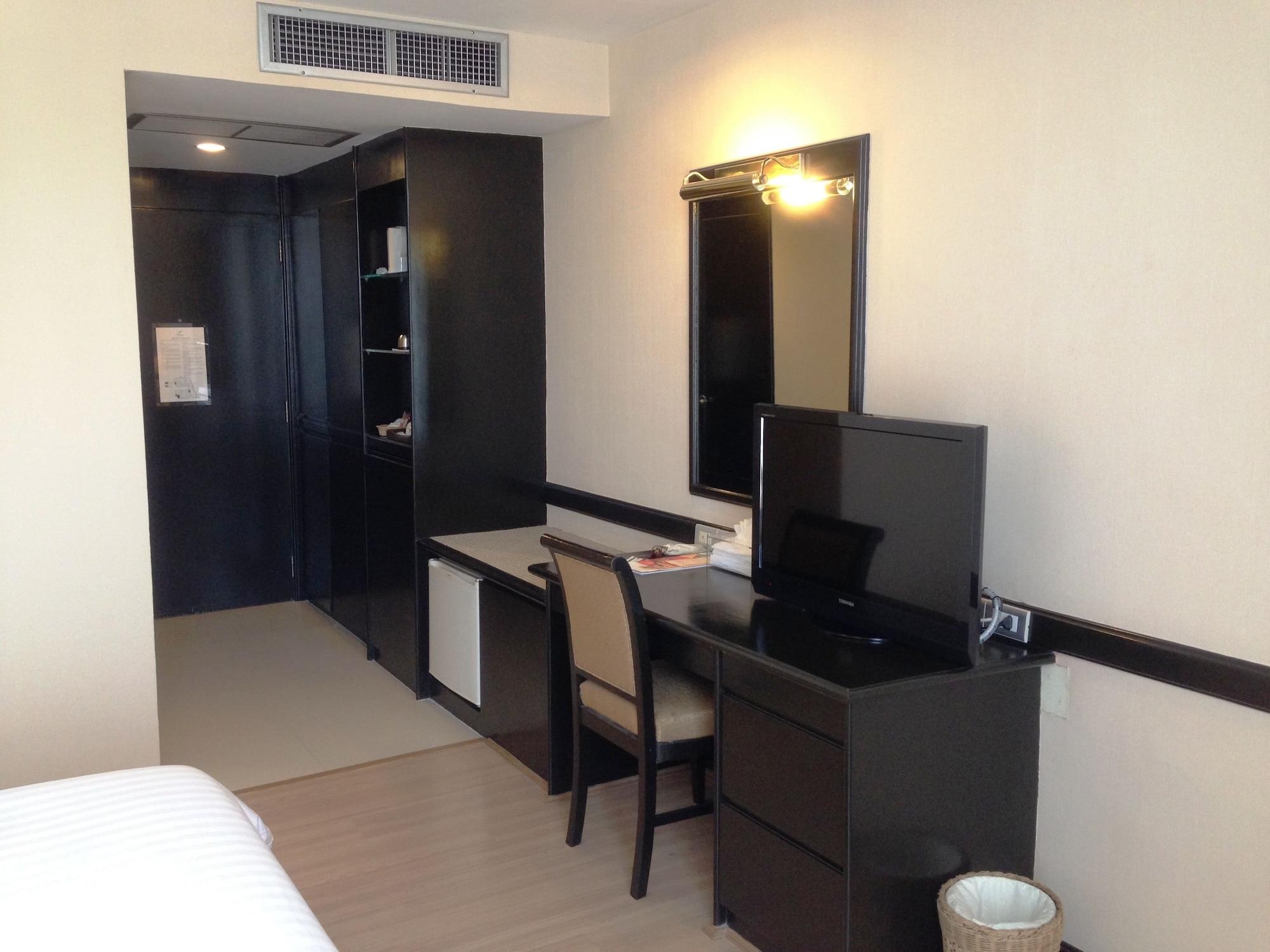 The City Hotel Sriracha By Bbh Japan Si Racha Eksteriør bilde