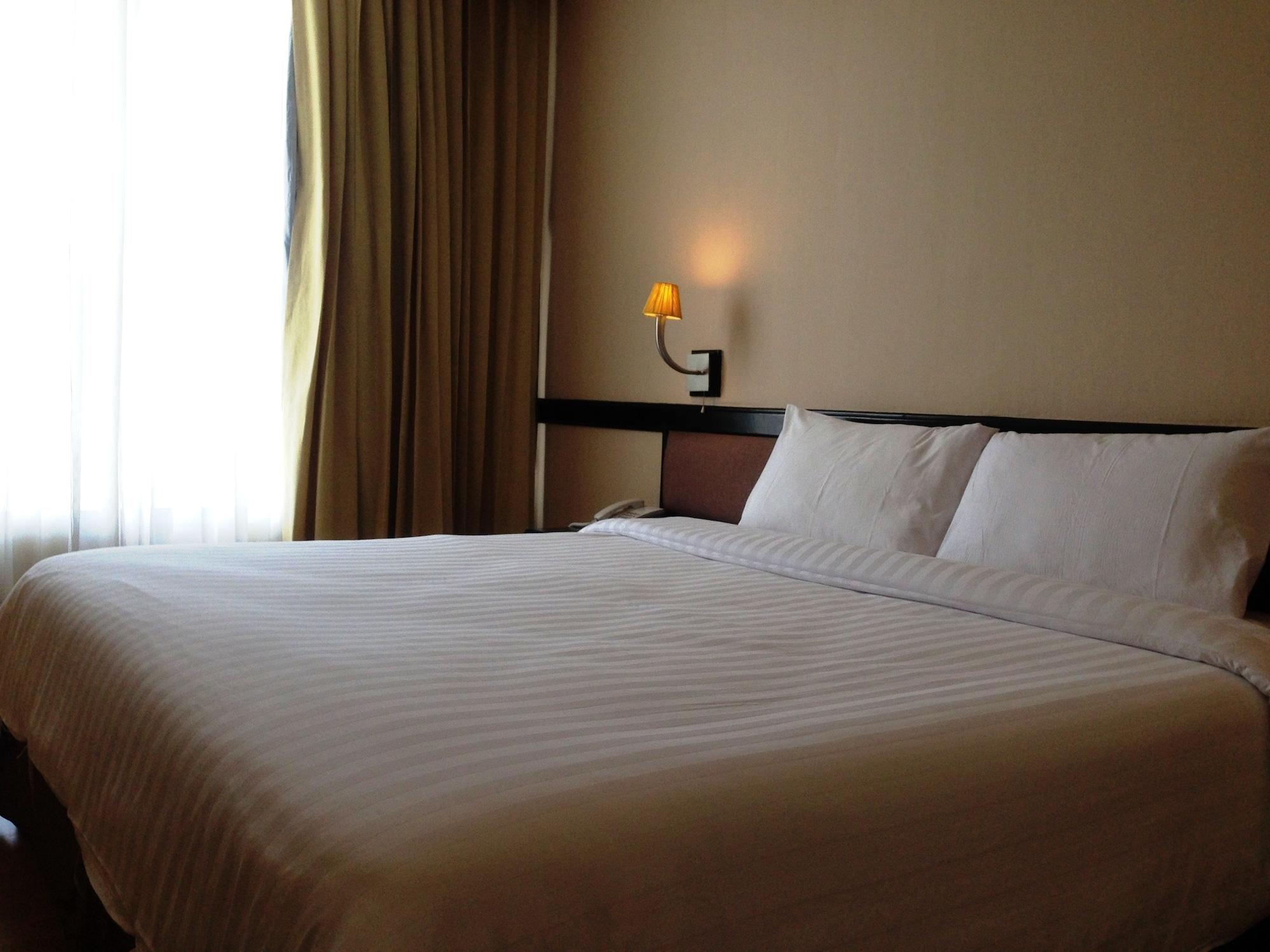The City Hotel Sriracha By Bbh Japan Si Racha Eksteriør bilde