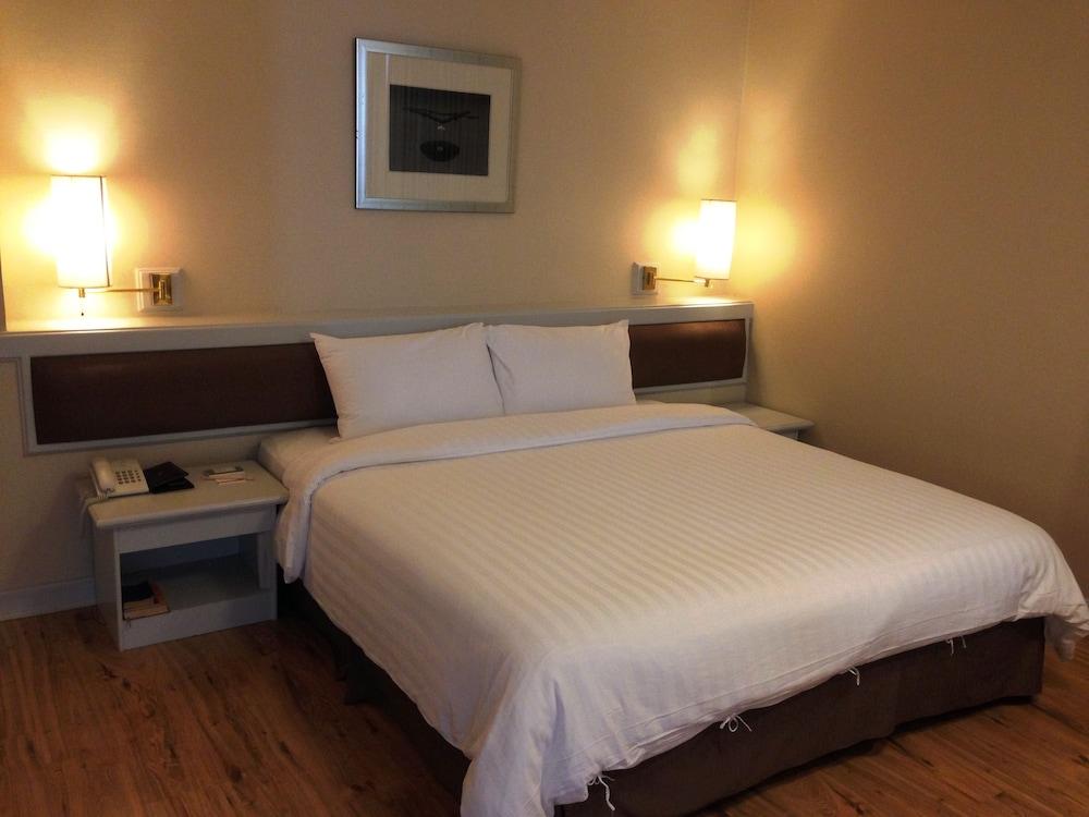 The City Hotel Sriracha By Bbh Japan Si Racha Eksteriør bilde