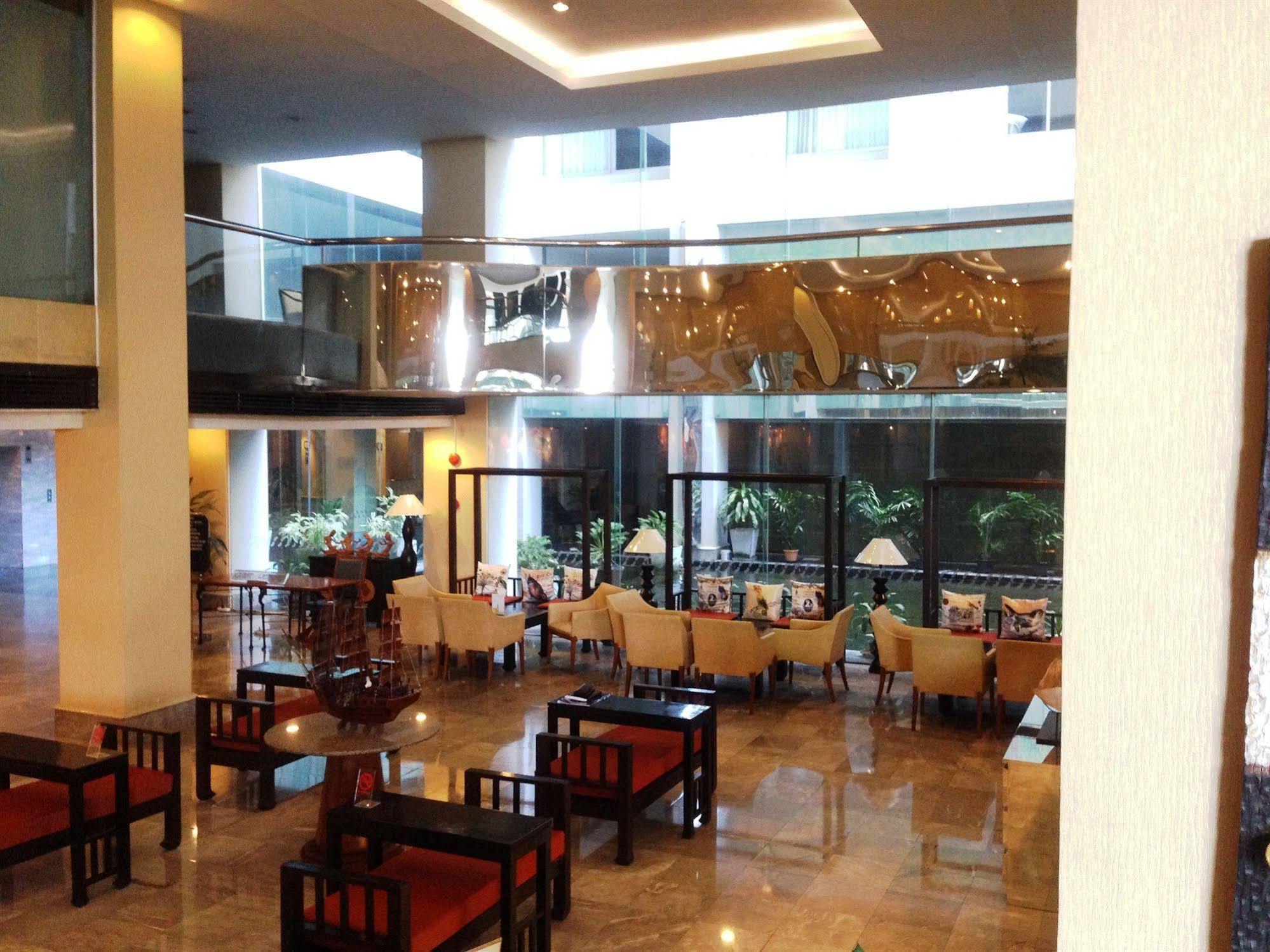 The City Hotel Sriracha By Bbh Japan Si Racha Eksteriør bilde