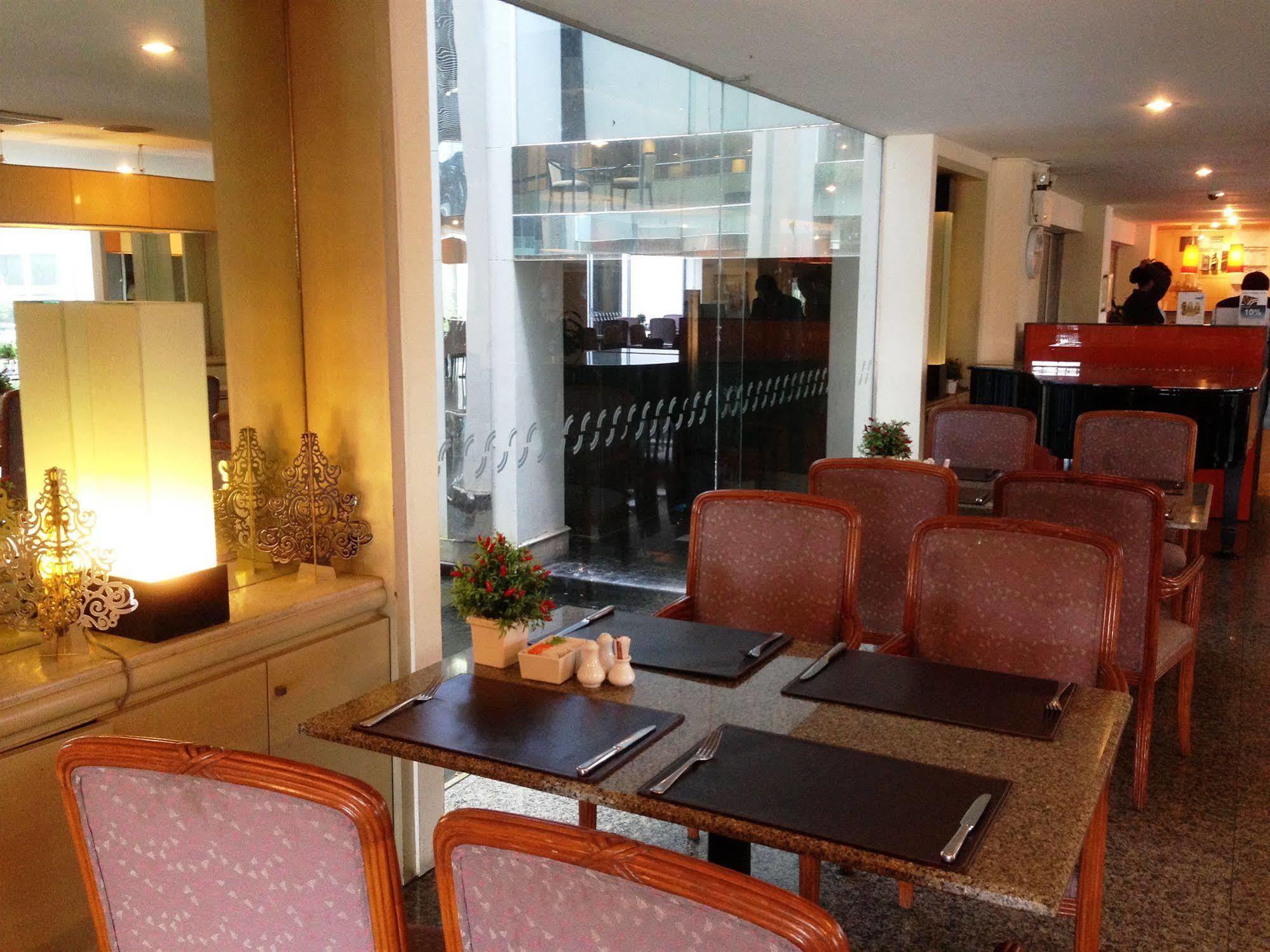 The City Hotel Sriracha By Bbh Japan Si Racha Eksteriør bilde