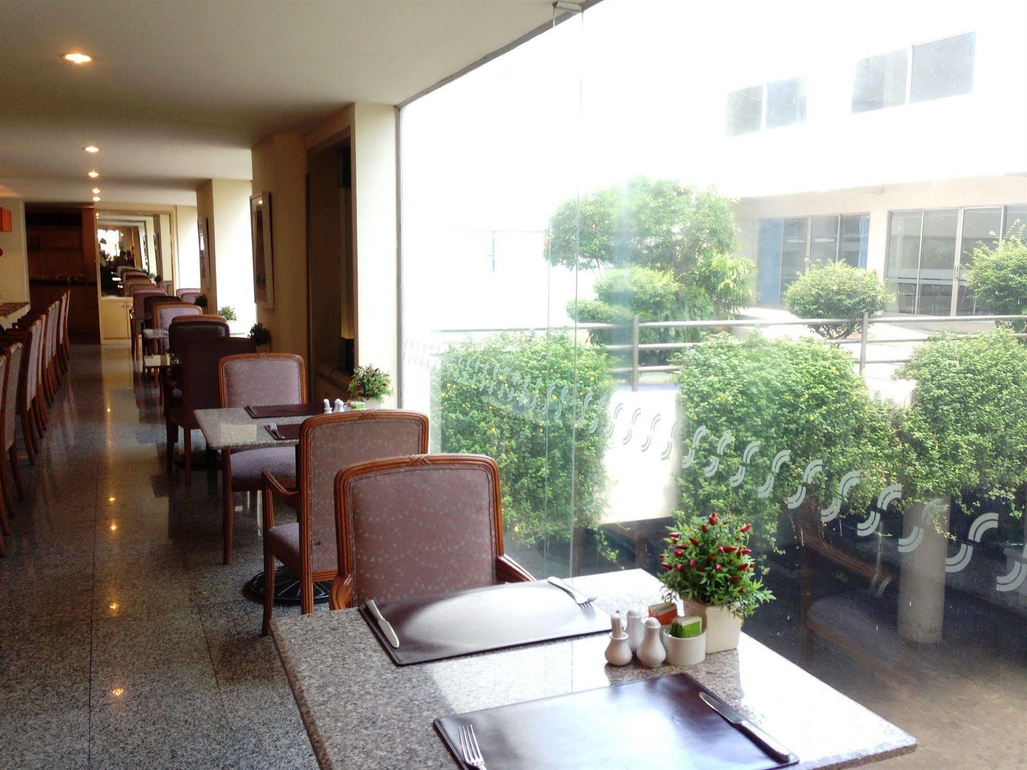 The City Hotel Sriracha By Bbh Japan Si Racha Eksteriør bilde